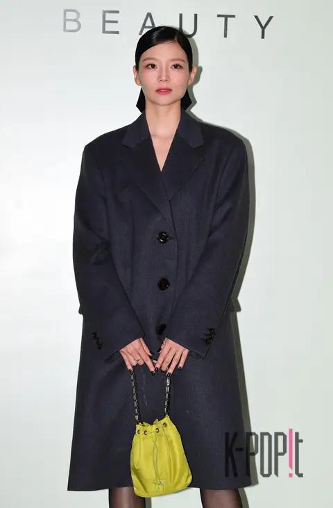 Lee Som — Launch