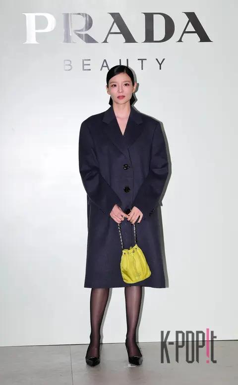 Lee Som — Launch
