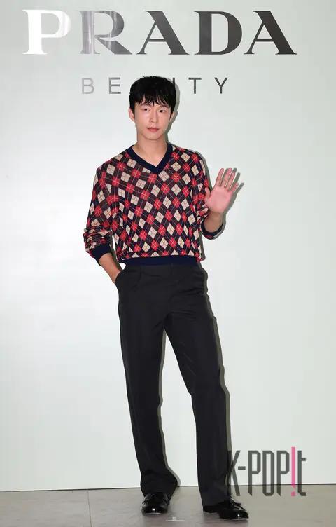 Hong Kyung — Launch