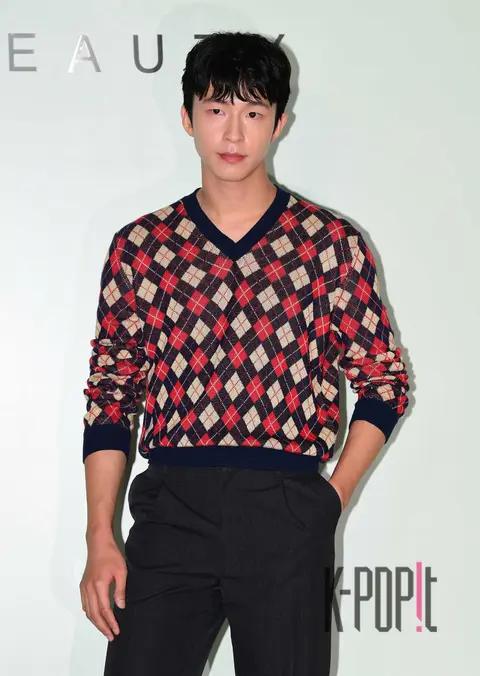 Hong Kyung — Launch
