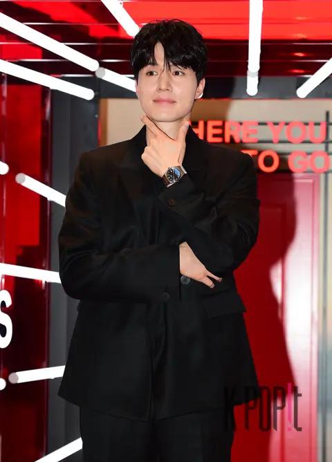 Lee Dong-wook — Launch