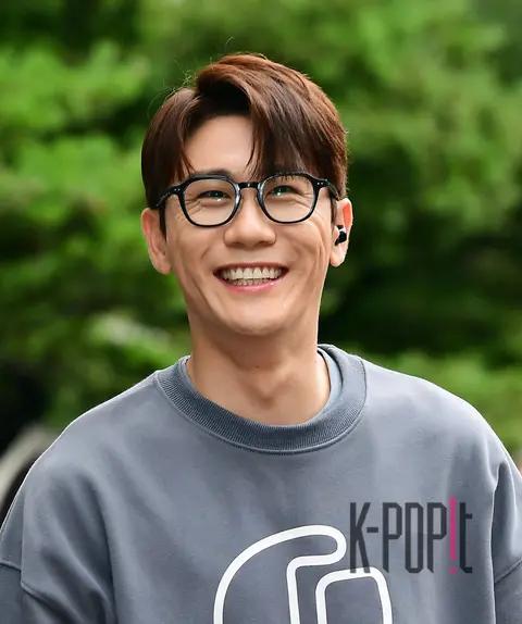 Young Tak — Music Bank Arrival