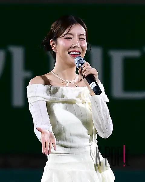 Jang Hye-ri — Celebration Performance