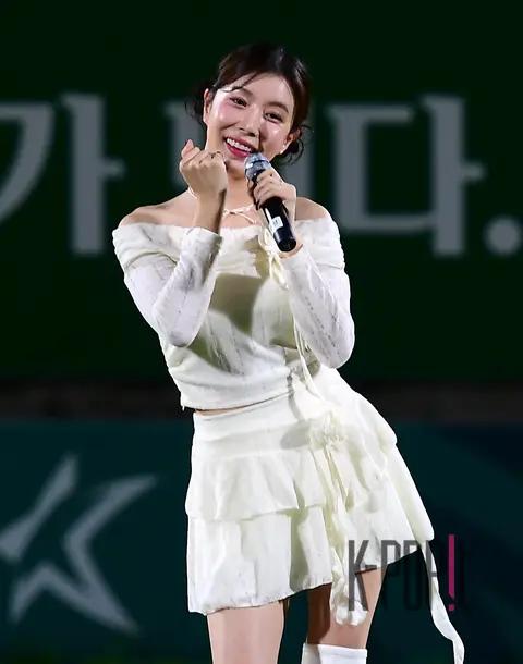 Jang Hye-ri — Celebration Performance