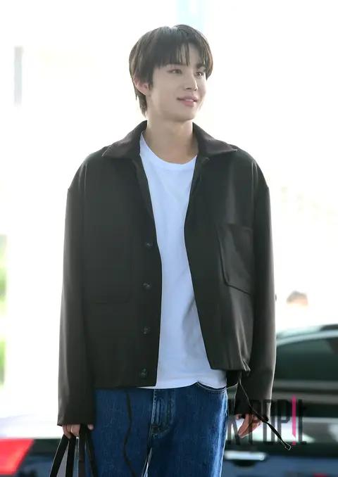 Jungwoo (NCT) — Airport