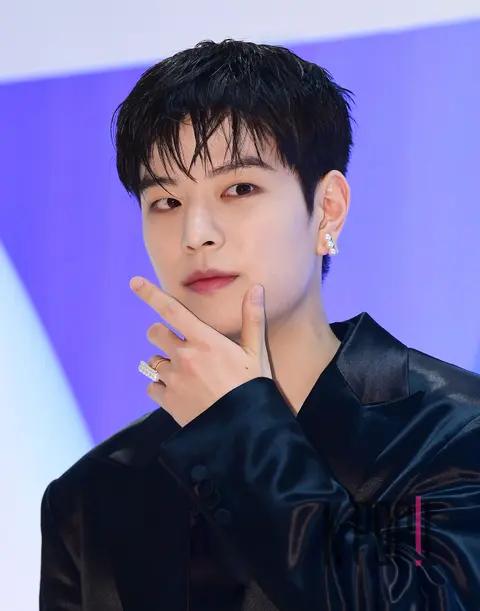 Seungmin (Stray Kids) — Launch