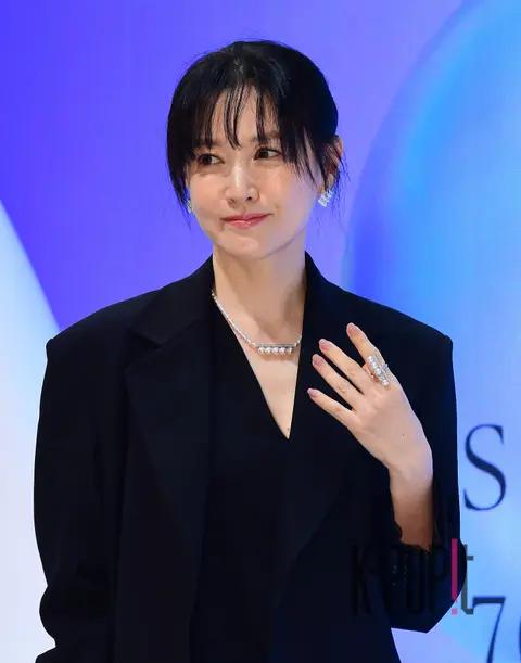 Lee Young-ae — Launch