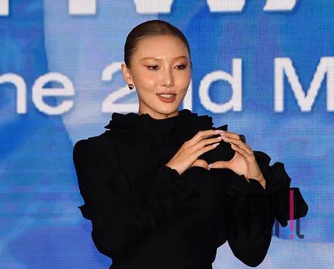 Hwasa — Press Conference
