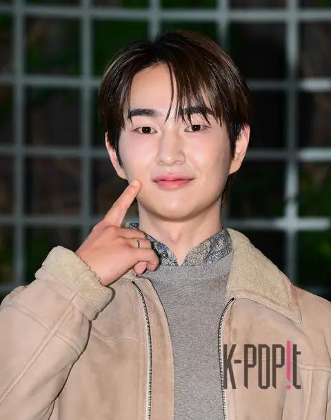 Onew (SHINee) — Launch