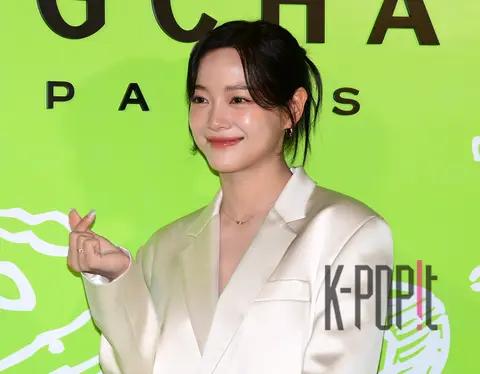 Kim Se-jeong — Launch