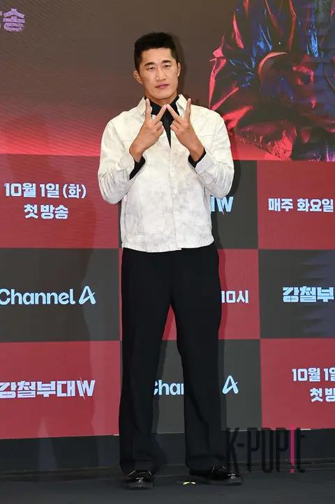 Kim Dong-hyun — Steel Troops W Production Briefing