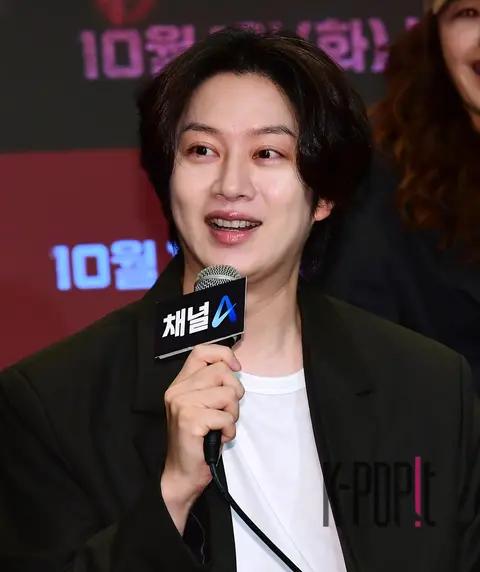 Kim Hee-chul (Super Junior) — Steel Troops W Production Briefing