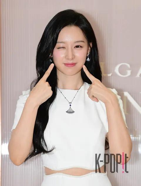 Kim Ji-won — Launch