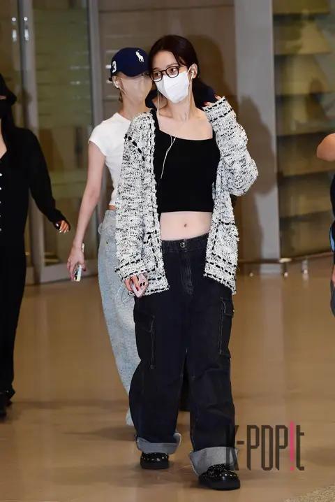 Karina (aespa), Winter (aespa) — Airport