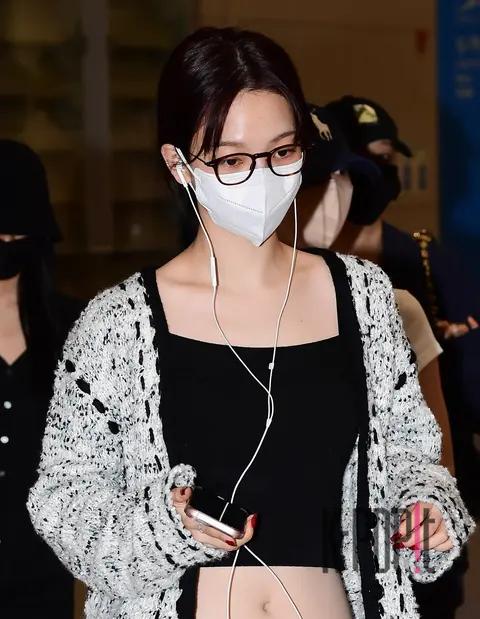 Karina (aespa) — Airport