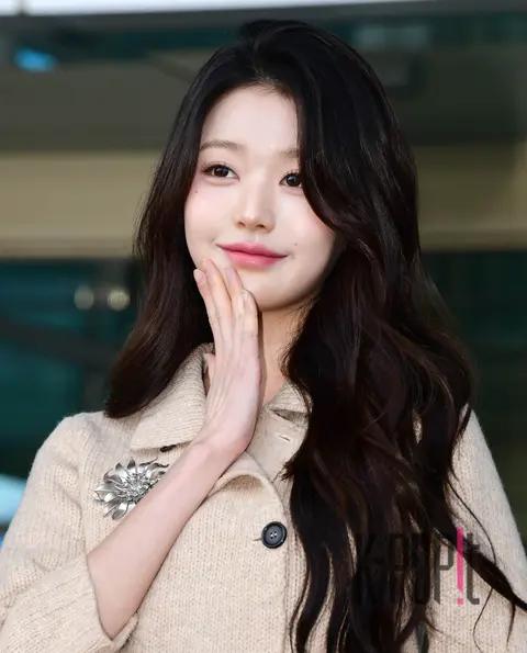 Jang Won-young — Airport