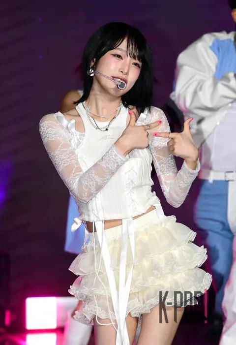 Choi Ye-na — Showcase