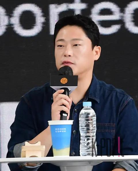Im Sung-jae — Busan Film Festival Opening Toga
