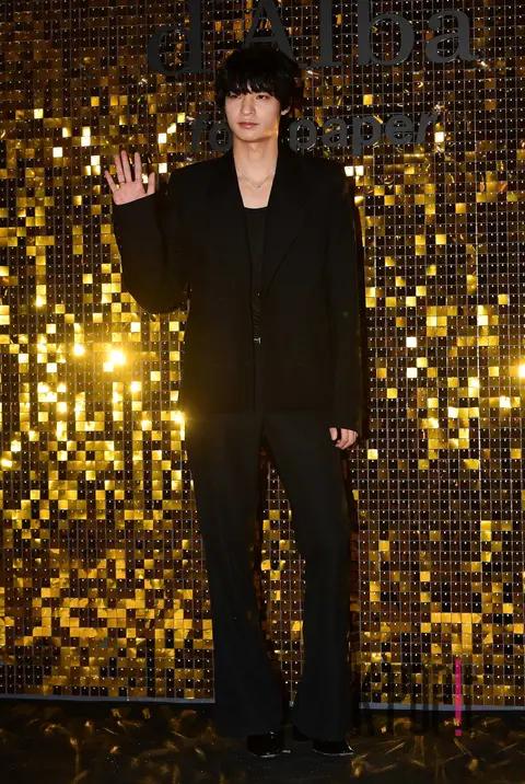 Chae Jong-seok — Launch
