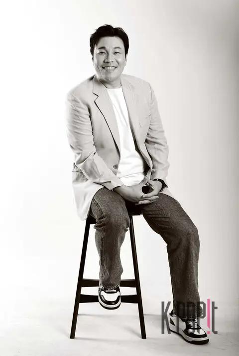 Shin Seung-hwan — Interview