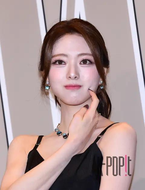 YUNA (ITZY) — Breast Cancer Campaign