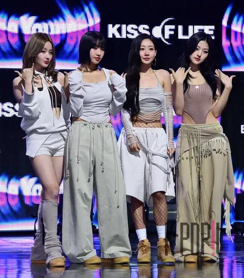 KISS OF LIFE — Showcase