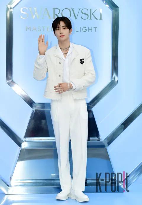 Hyunjae (THE BOYZ) — Launch