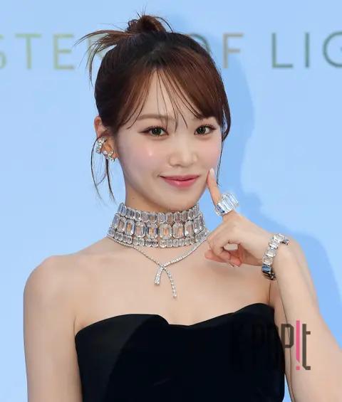 Chaewon (LE SSERAFIM) — Launch