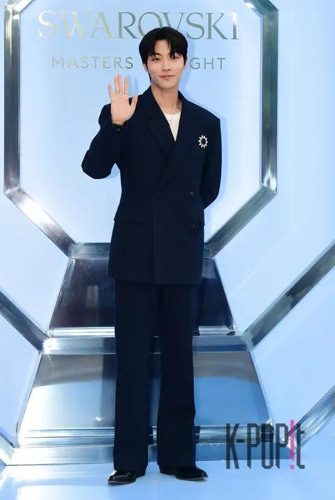 Hwang In-youp — Launch