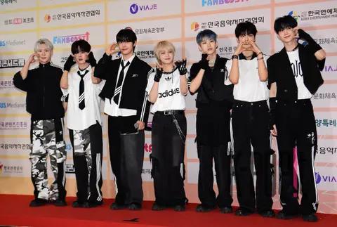 UNITE — Dream Concert Red Carpet