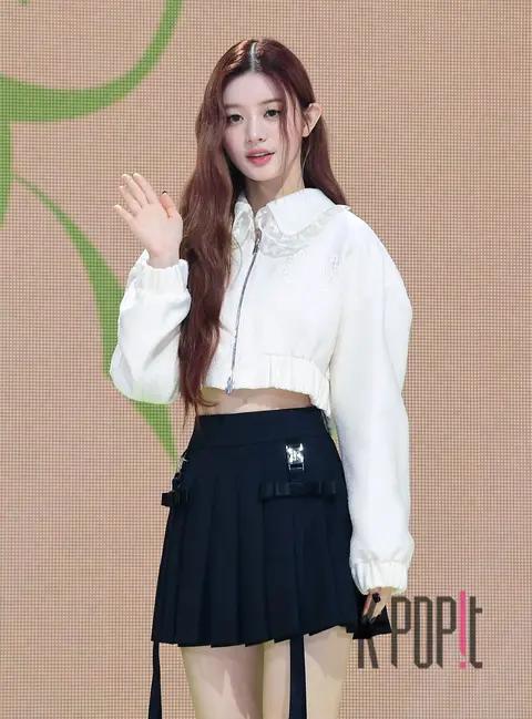 Minju (ILLIT) — Showcase