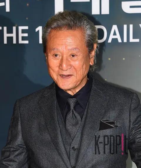 Park Geun-hyung — EDaily Culture Awards