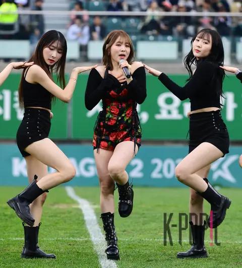 Yoo Soo-hyun — Celebration Performance