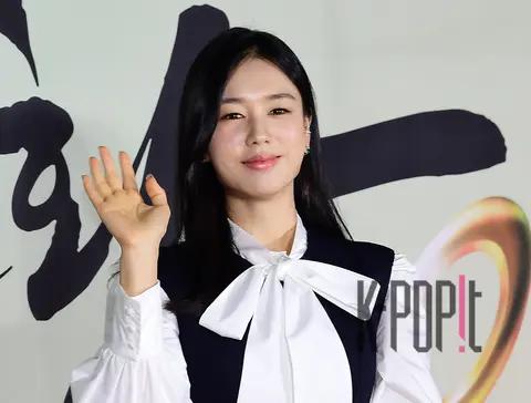 An Eun-jin — Korea Popular Culture and Arts Awards Red Carpet