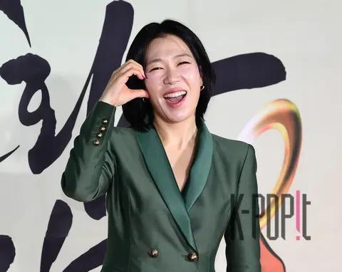 Yim Hye-ran — Korea Popular Culture and Arts Awards Red Carpet