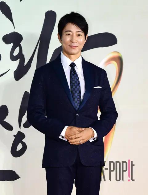 Choi Soo-jong — Korea Popular Culture and Arts Awards Red Carpet