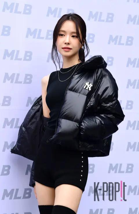 Son Na-eun — Launch