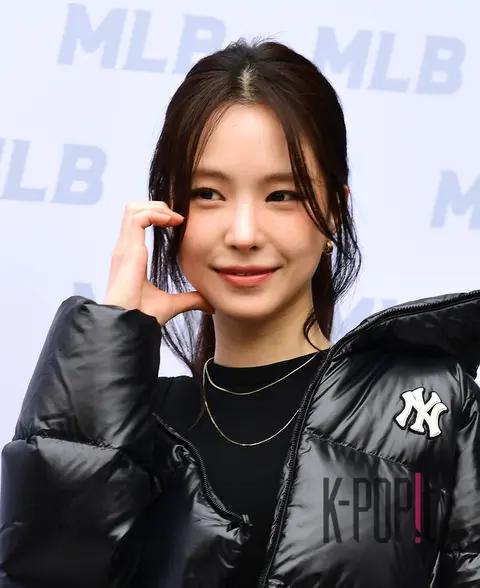 Son Na-eun — Launch