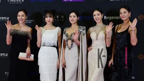 Seo Jung-min, Jung Bo-bin, Hong Na-sil, Seo Seol-hee, Lee Jeong-min — Asia Model Awards Red Carpet