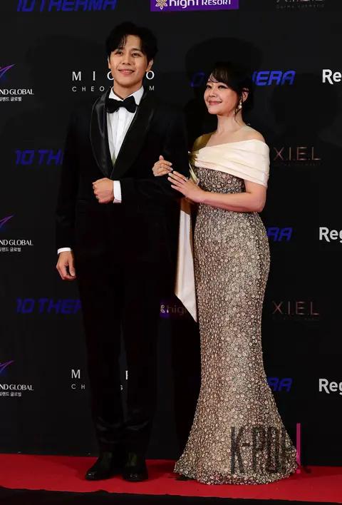 Son Jun-ho, Kim So-hyun — Asia Model Awards Red Carpet