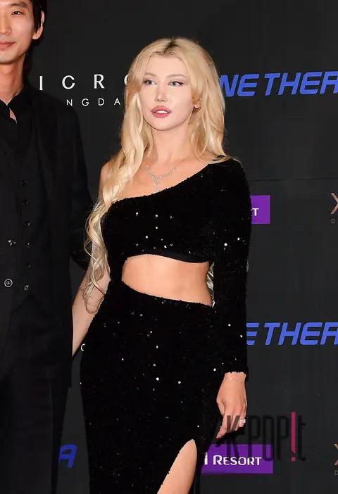 KIM NARMIN — Asia Model Awards Red Carpet