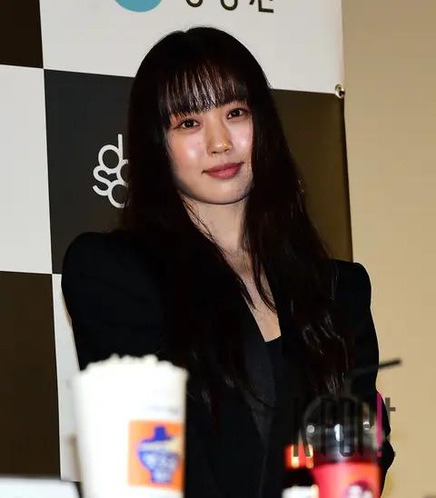 Ko Min-si — Blue Dragon Film Awards Handprinting
