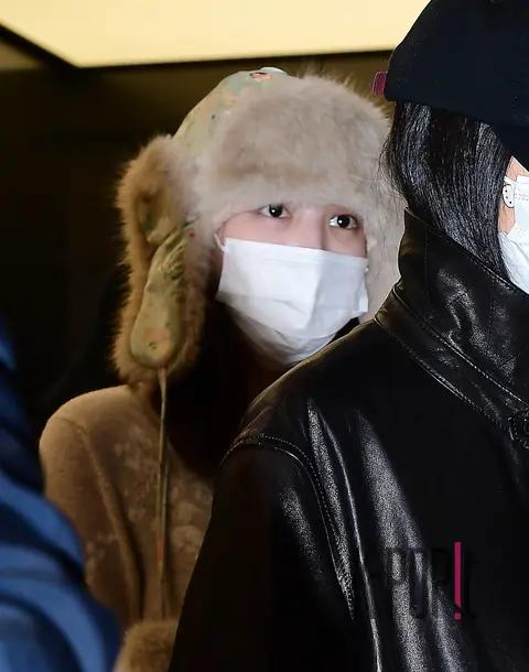 Nayeon (TWICE) — Airport