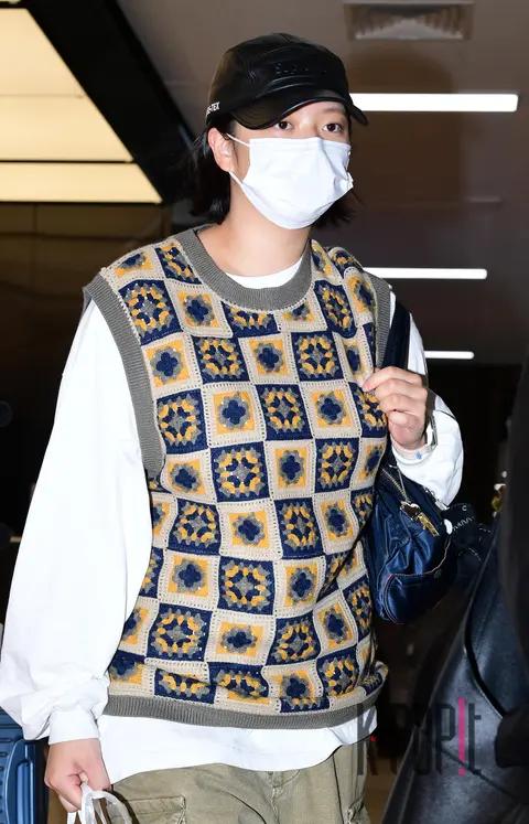 Jeongyeon (TWICE) — Airport