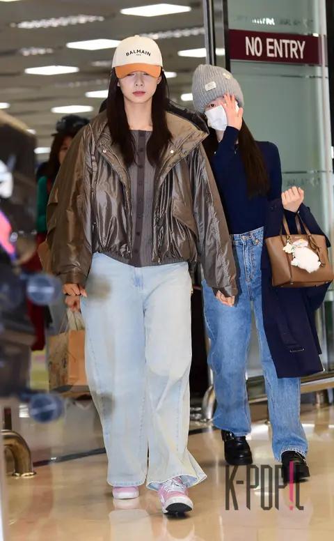 Tzuyu (TWICE), Dahyun (TWICE) — Airport
