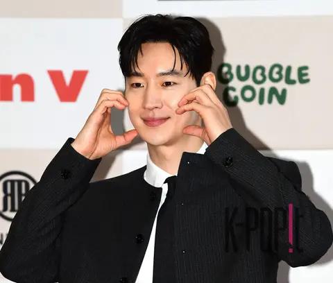 Lee Je-hoon — Golden Photography Awards Red Carpet