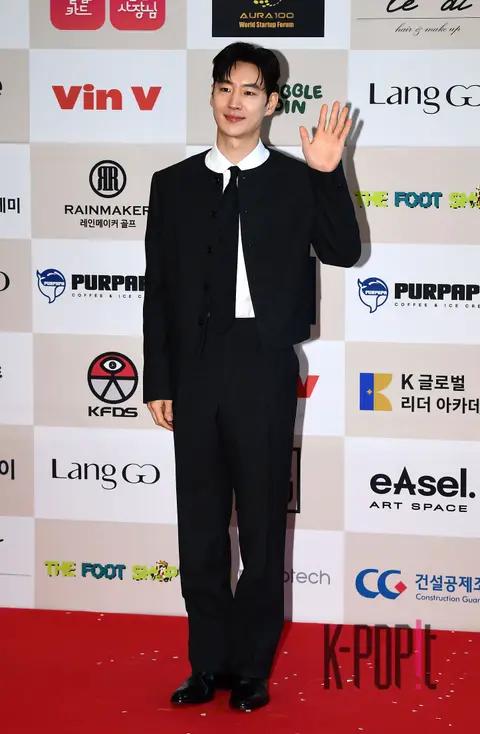 Lee Je-hoon — Golden Photography Awards Red Carpet