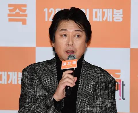 Kim Yun-seok — The Outlaws Press Screening