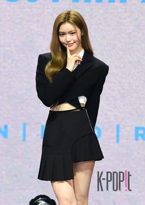 Izuna Jeong Sae-bi — Showcase