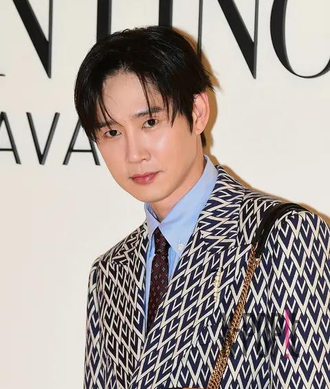 Park Sung-hoon — Launch